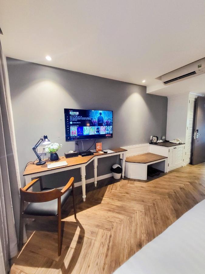 Thao Trang Laluxe Hotel Phu My Hung Хошимин Екстериор снимка