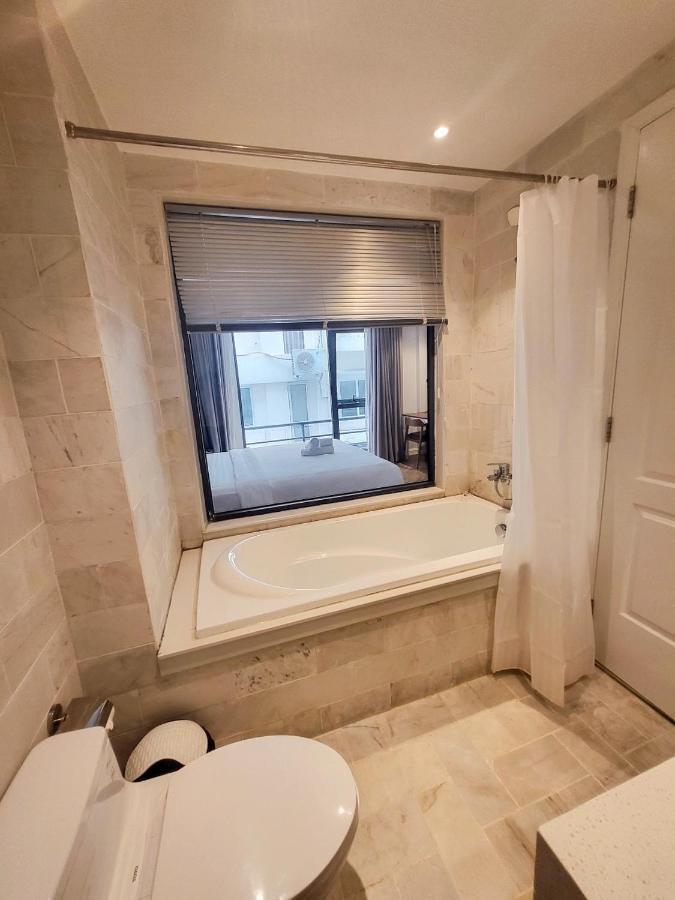Thao Trang Laluxe Hotel Phu My Hung Хошимин Екстериор снимка